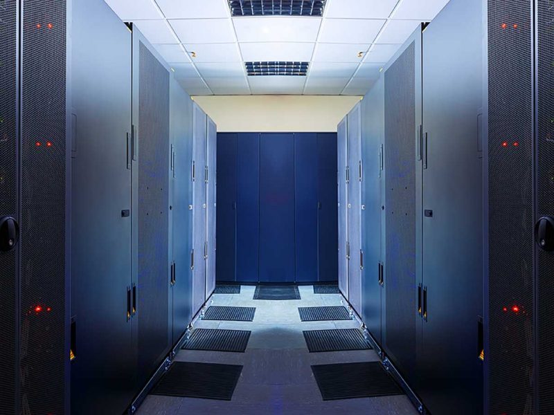 what-does-a-data-center-technician-do-trg-datacenters
